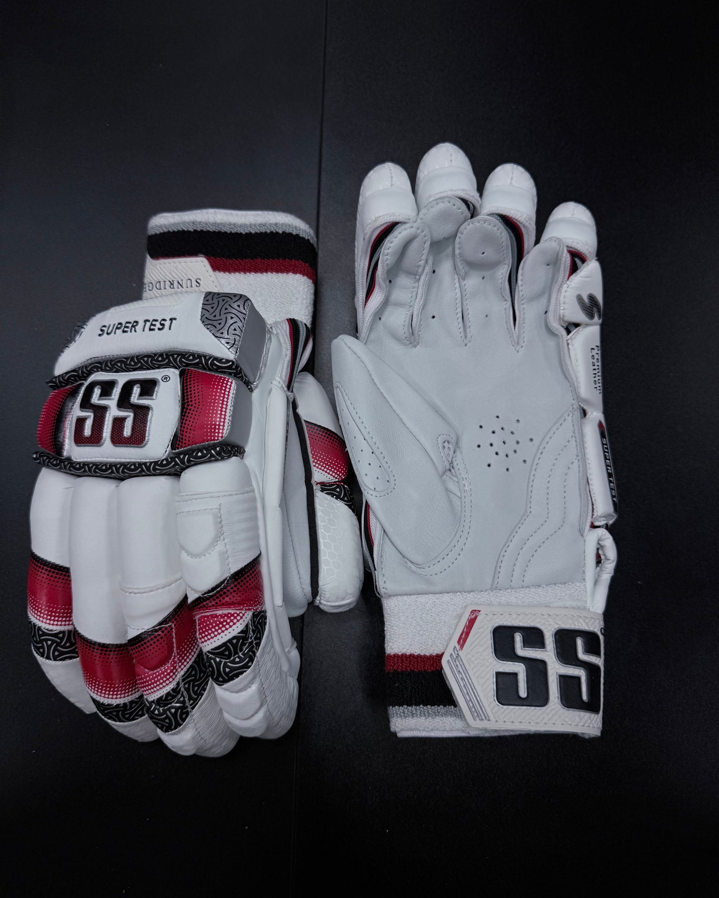 SS SUPER TEST - BATTING GLOVES