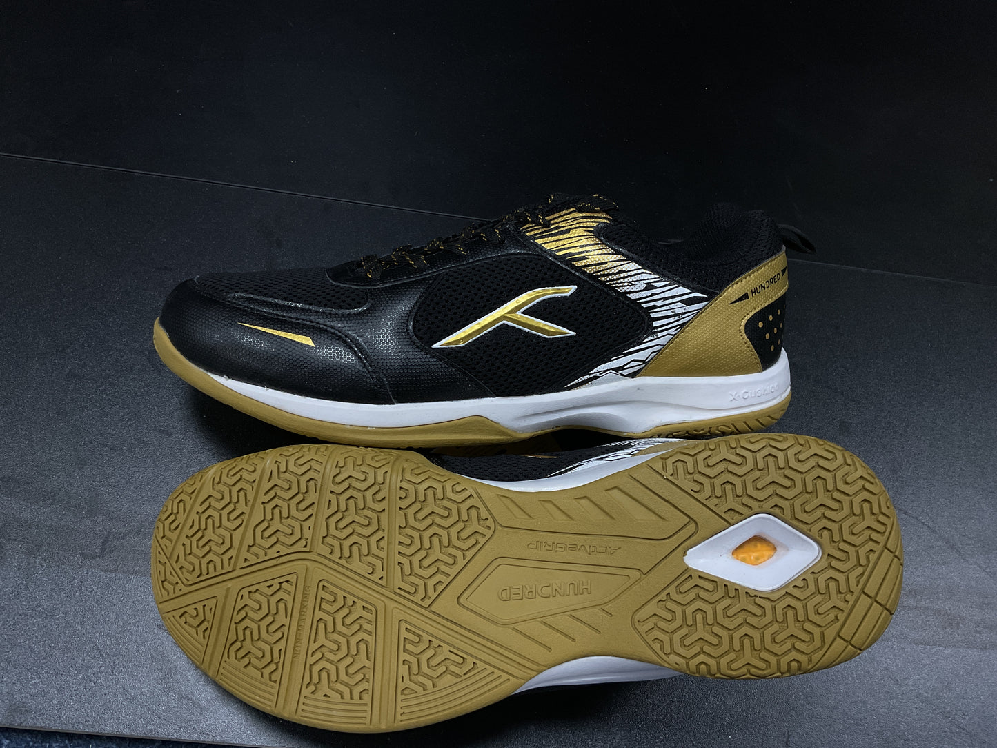 HUNDRED IN-DOOR COURT SHOES