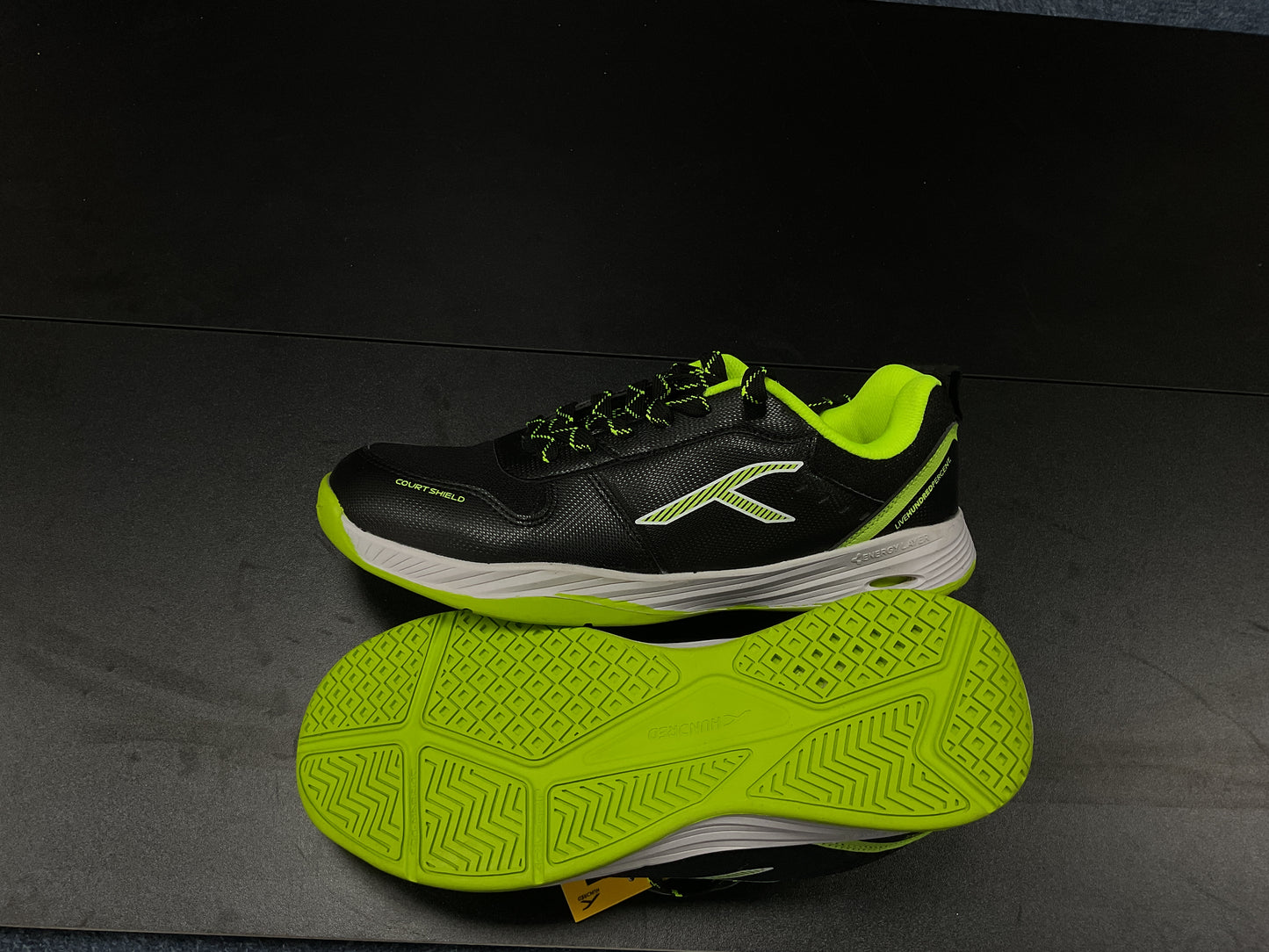 HUNDRED IN-DOOR COURT SHOES