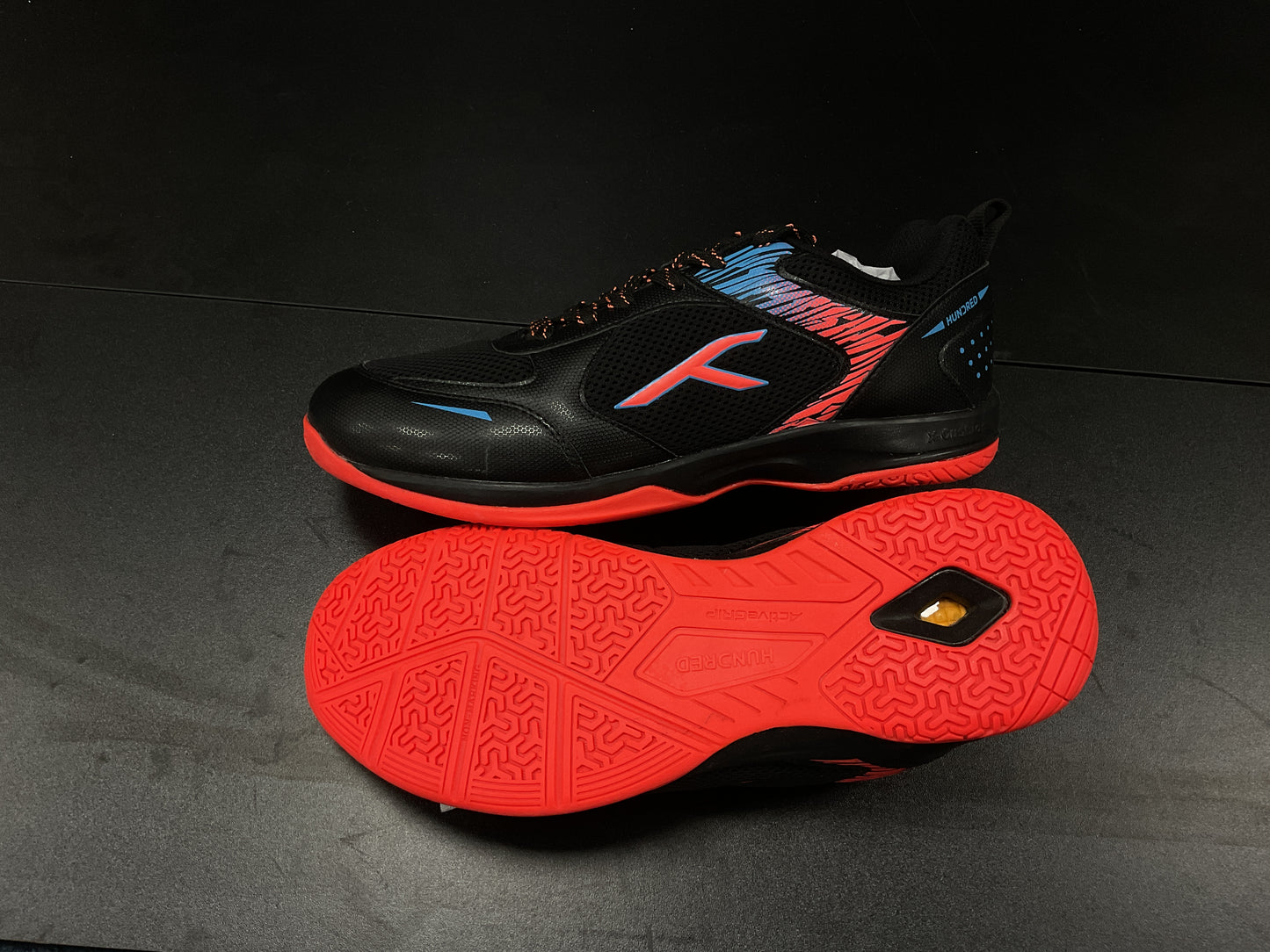 HUNDRED IN-DOOR COURT SHOES