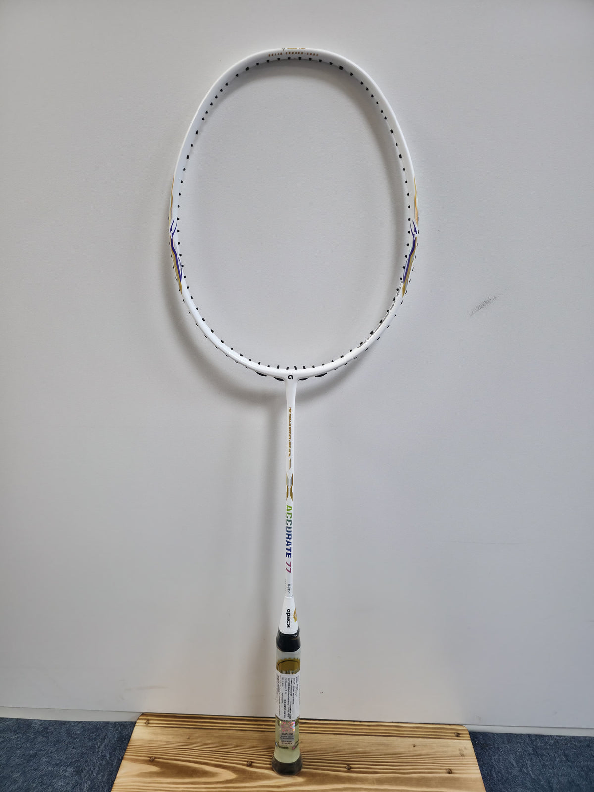 APACS ACCURATE 77 BADMINTION RACKET